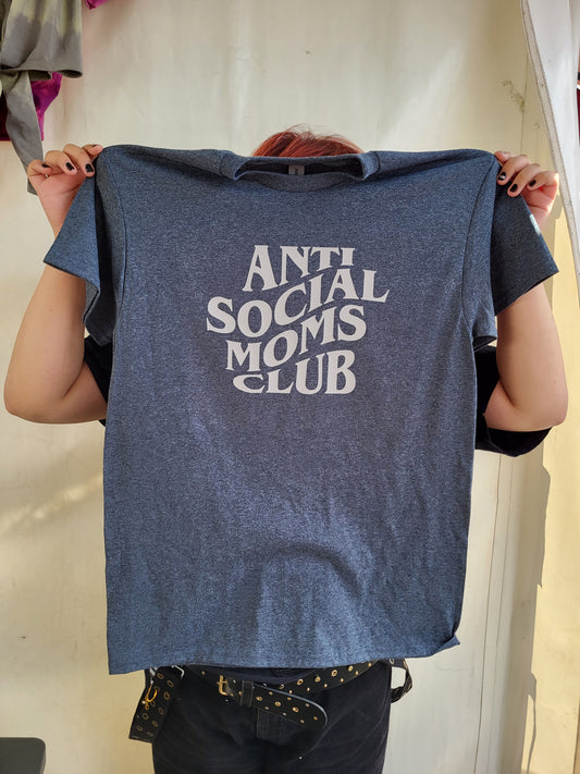 Antisocial Moms Club | T-shirt